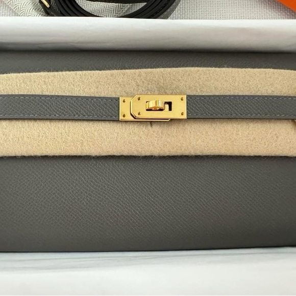 SOLD! Hermes Kelly To Go, Unused. Full set. Gris Meyer Gold Hardware. - Picture 5 of 12